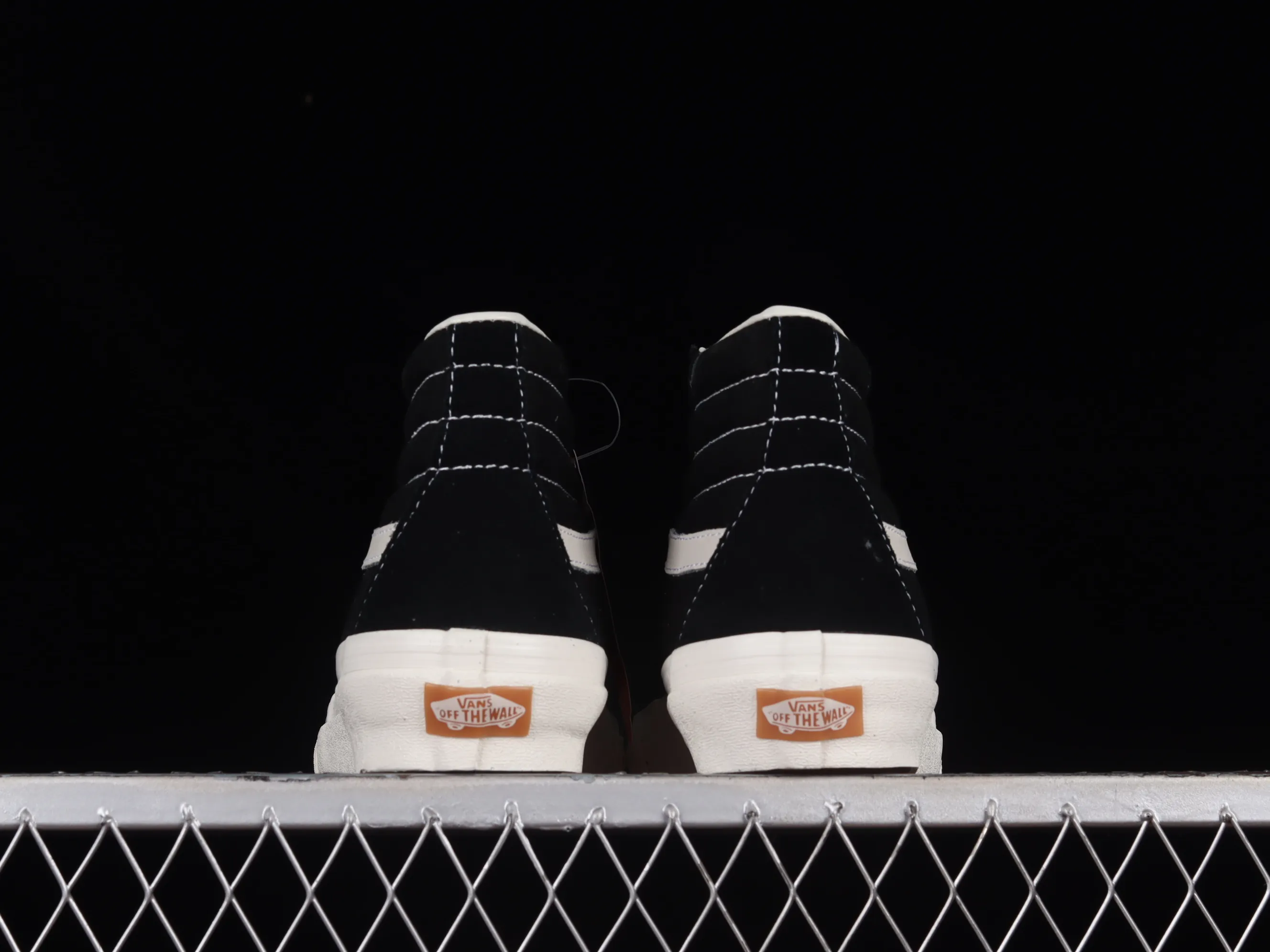 All categories Vans Vans series Vans Hi Vans high-top Vans SK8-Hi VR3 Vans official classic black and white simple casual canvas shoes VN0005UN1KP